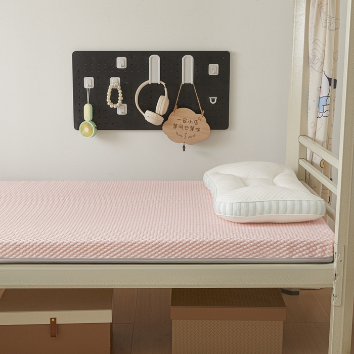 91家纺网 家纺一手货源 找家纺 （总）暖季家纺 2025新款学生宿舍凉席按摩冰感豆豆冰丝席地铺地垫