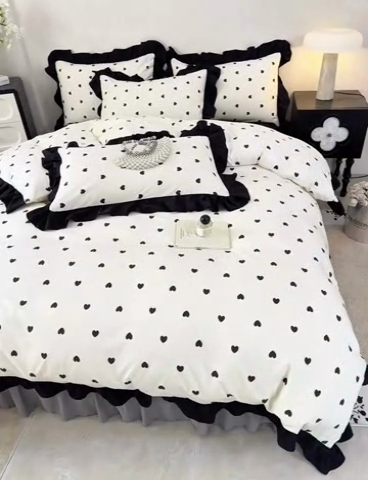 91家纺网 家纺一手货源 找家纺 上尚居 2025新款法式花边赫本风印花云朵棉四件套 心心相印