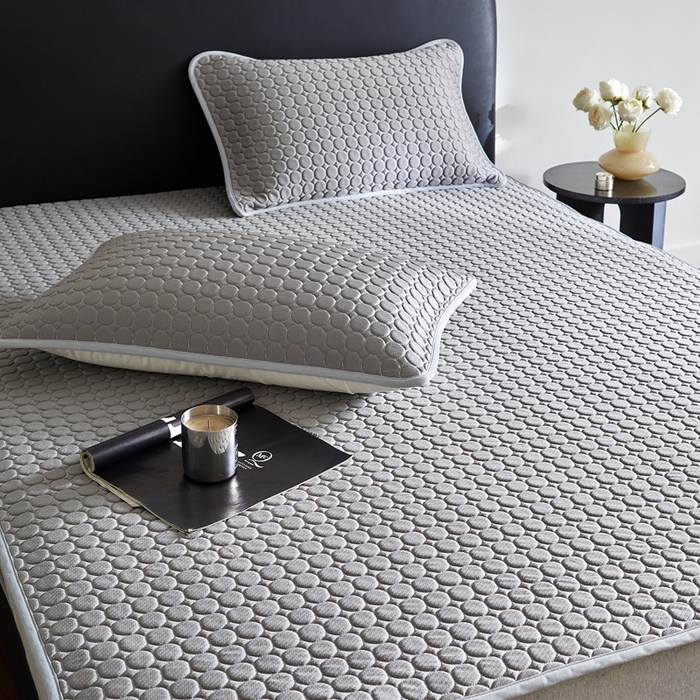 91家纺网 家纺一手货源 找家纺 傲蕾良品 2025新款雪精灵极爽冰丝硅胶凉席 云石灰