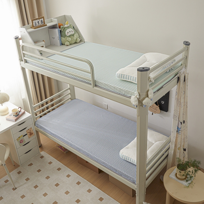 91家纺网 家纺一手货源 找家纺 暖季家纺 2025新款学生宿舍凉席按摩冰感豆豆冰丝席地铺地垫 凉豆豆灰色