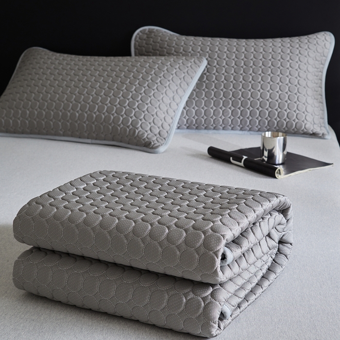 91家纺网 家纺一手货源 找家纺 傲蕾良品 2025新款雪精灵极爽冰丝硅胶凉席 云石灰