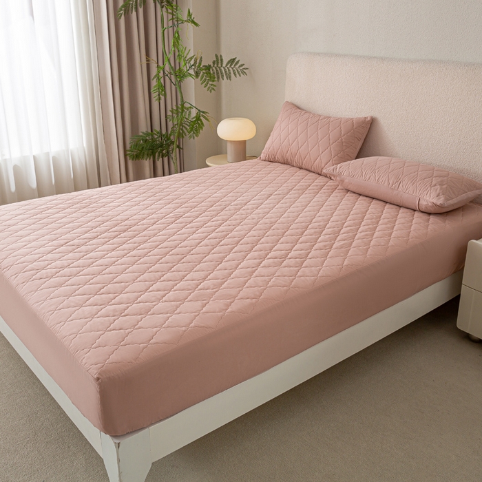 91家纺网 家纺一手货源 找家纺 漫仙阁家纺 2025新款防水夹棉床笠 豆沙粉