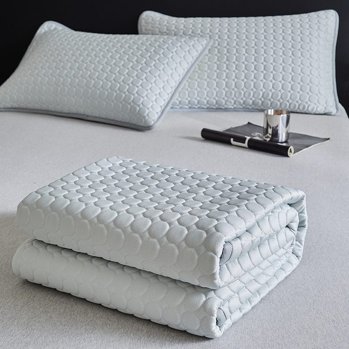 91家纺网 家纺一手货源 找家纺 【即刻冷感持续冰爽】雪精灵™极爽冰丝100% 乙纶硅胶凉席冷感席冰垫PE冰丝席进口高分子软凉席可机洗抗起球A类母婴