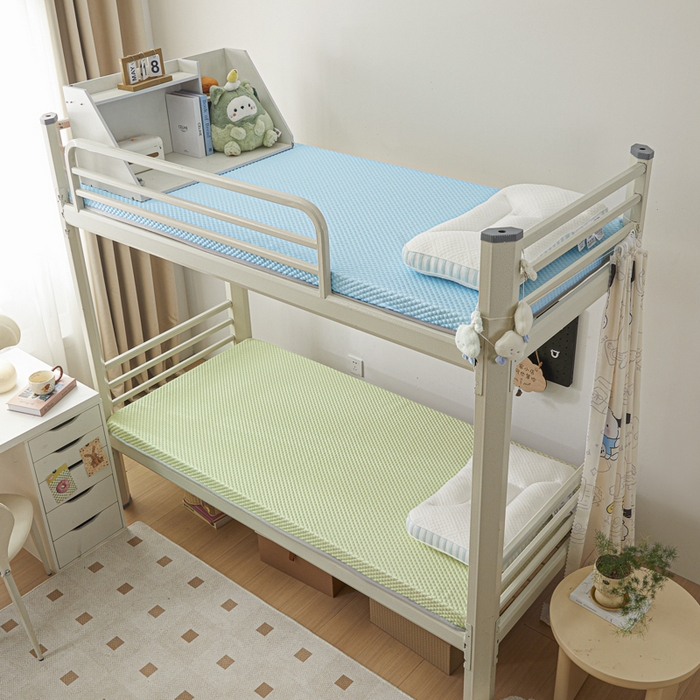 91家纺网 家纺一手货源 找家纺 暖季家纺 2025新款学生宿舍凉席按摩冰感豆豆冰丝席地铺地垫 凉豆豆绿色