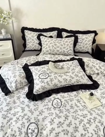 91家纺网 家纺一手货源 找家纺 上尚居 2025新款法式花边赫本风印花云朵棉四件套 澜音花香