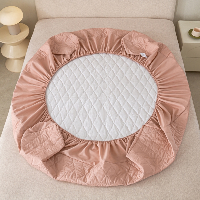 91家纺网 家纺一手货源 找家纺 漫仙阁家纺 2025新款防水夹棉床笠 豆沙粉