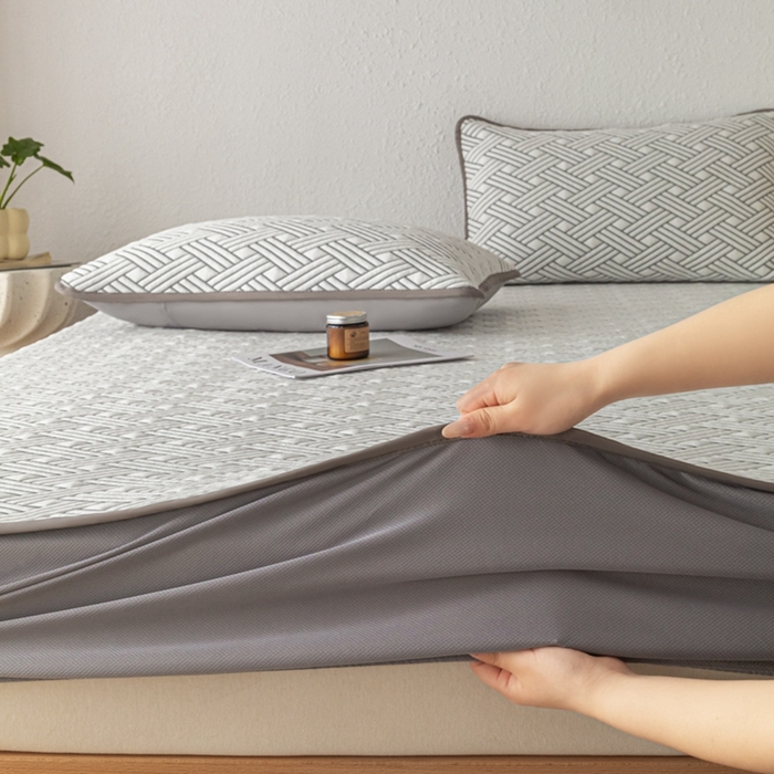 91家纺网 家纺一手货源 找家纺 欧邦 2025新款加厚PE中分子凉感豆豆软席极简系列 极简-灰【床笠款】