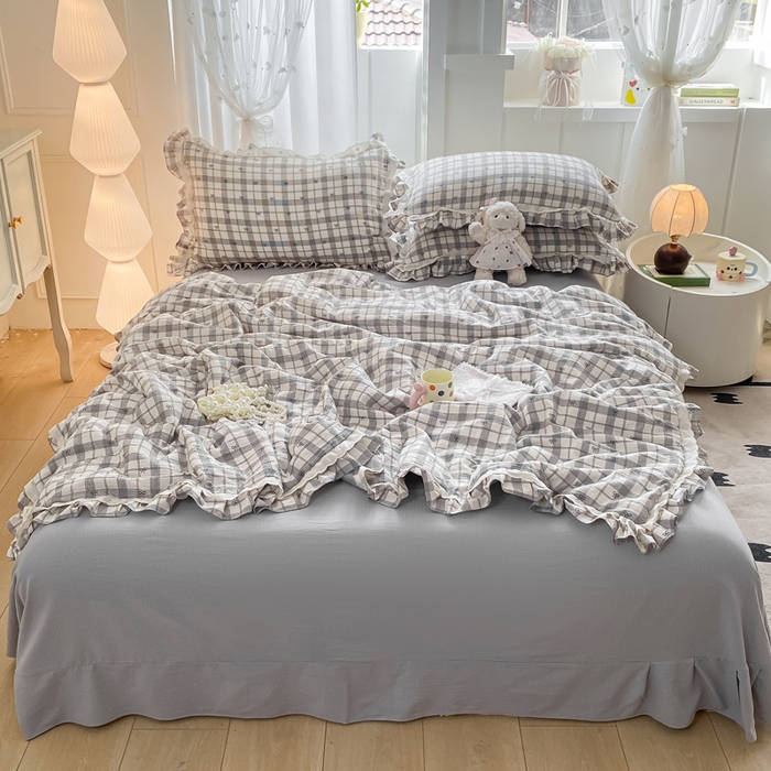 91家纺网 家纺一手货源 找家纺 大麦家纺 2025新款云感双层纱花边夏被四件套 英伦时刻