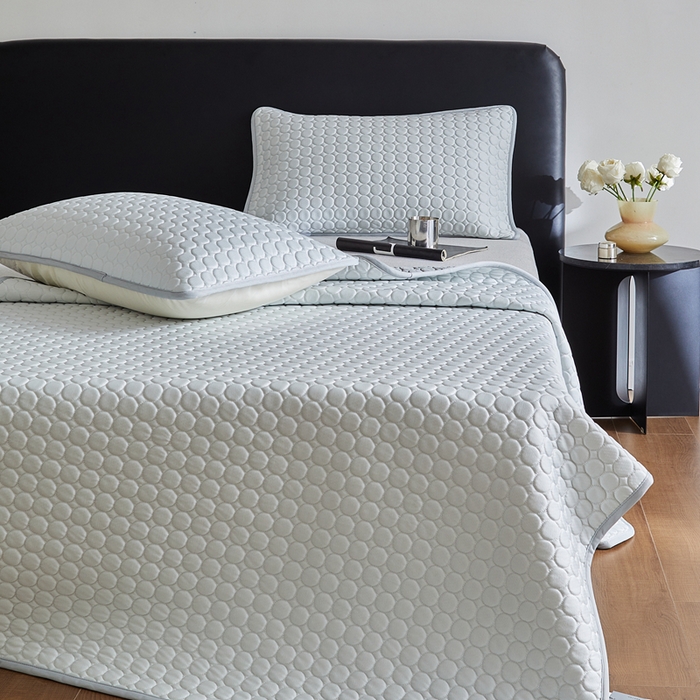 91家纺网 家纺一手货源 找家纺 傲蕾良品 2025新款雪精灵极爽冰丝硅胶凉席 璀璨银