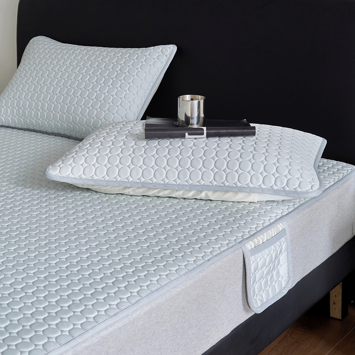 91家纺网 家纺一手货源 找家纺 【即刻冷感持续冰爽】雪精灵™极爽冰丝100% 乙纶硅胶凉席冷感席冰垫PE冰丝席进口高分子软凉席可机洗抗起球A类母婴