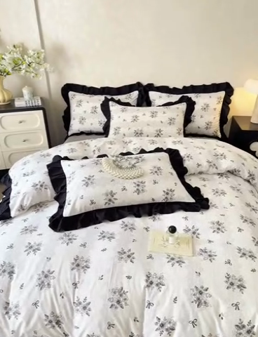 91家纺网 家纺一手货源 找家纺 上尚居 2025新款法式花边赫本风印花云朵棉四件套 晚爱