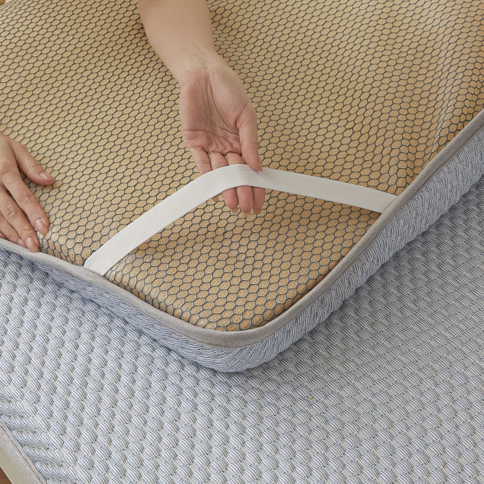 91家纺网 家纺一手货源 找家纺 暖季家纺 2025新款学生宿舍凉席按摩冰感豆豆冰丝席地铺地垫 凉豆豆灰色