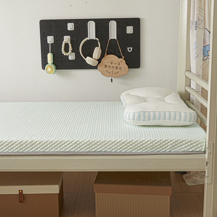 91家纺网 家纺一手货源 找家纺 暖季家纺 2025新款学生宿舍凉席按摩冰感豆豆冰丝席地铺地垫 凉豆豆天蓝