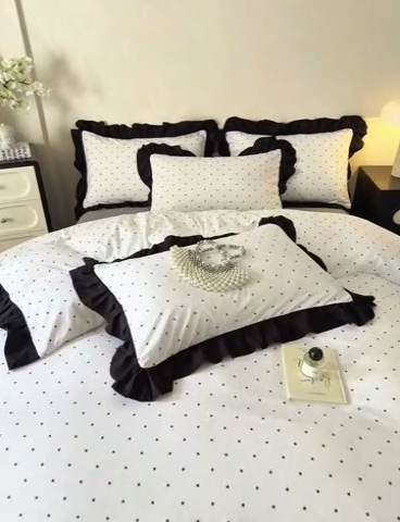 91家纺网 家纺一手货源 找家纺 上尚居 2025新款法式花边赫本风印花云朵棉四件套 点点爱