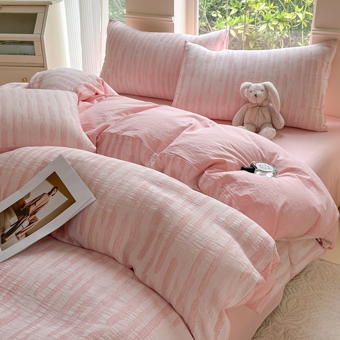 91家纺网 家纺一手货源 找家纺 菡宝 2025新款a类母婴级纯棉全棉纯棉色织三层纱提花系列四件套 艾瑞-粉