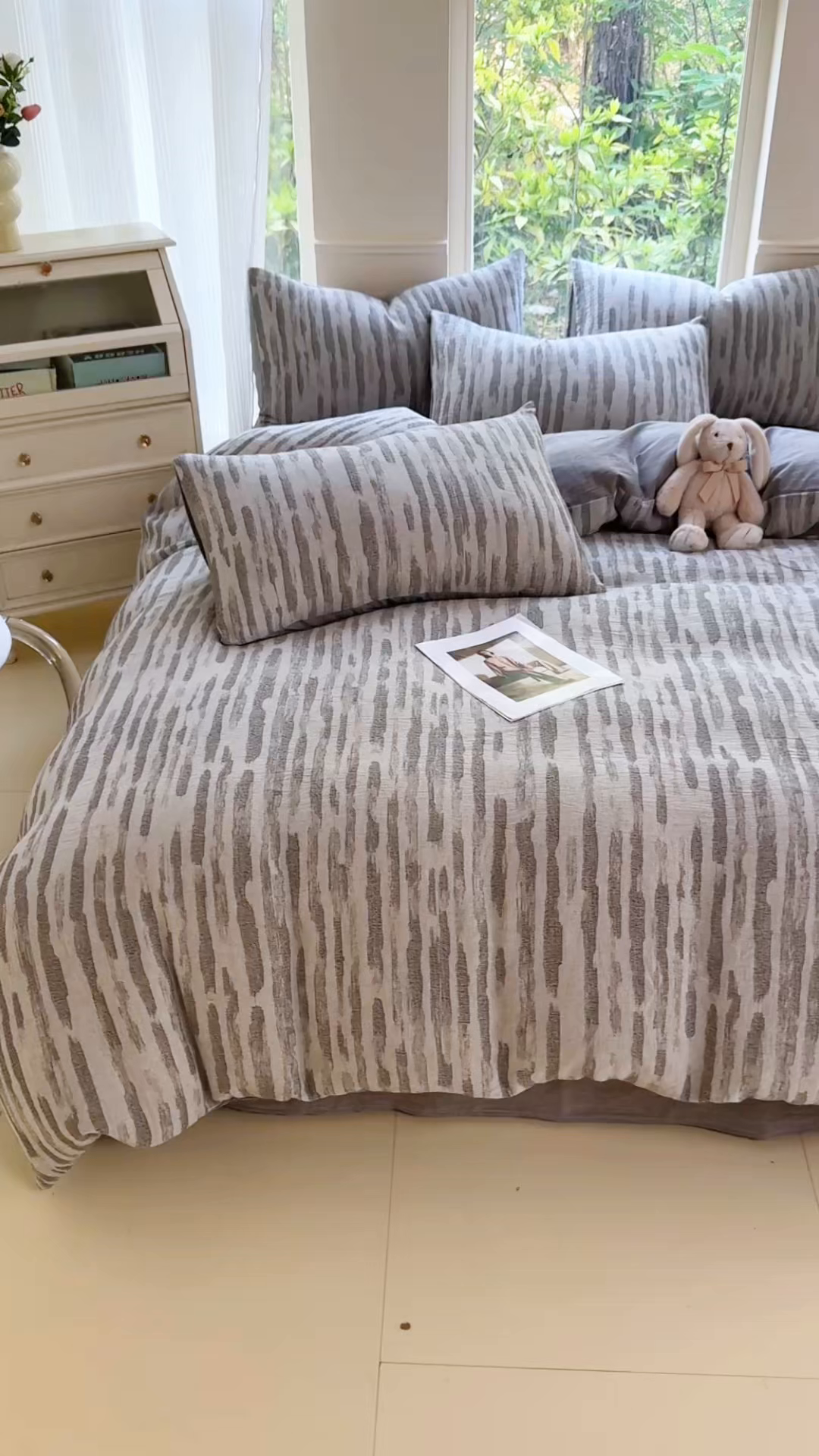 91家纺网 家纺一手货源 找家纺 菡宝 2025新款a类母婴级纯棉全棉纯棉色织三层纱提花系列四件套 艾瑞-灰