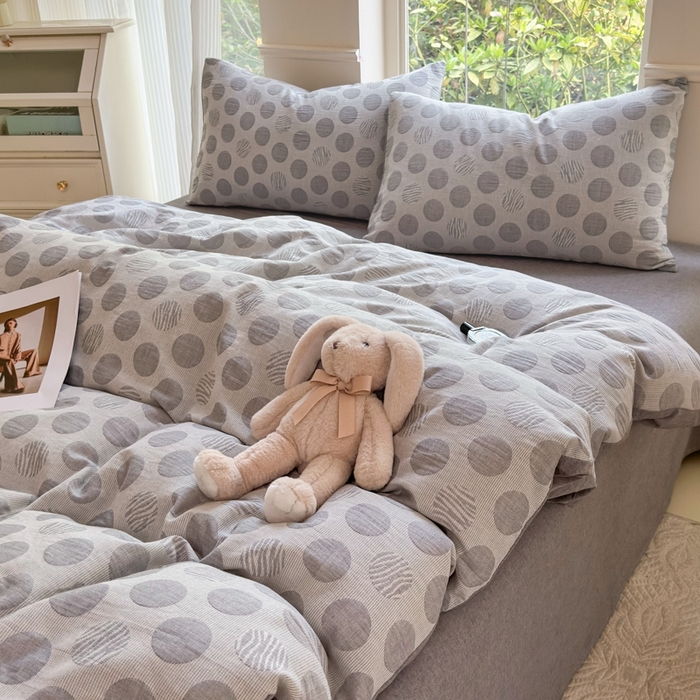 91家纺网 家纺一手货源 找家纺 菡宝 2025新款a类母婴级纯棉全棉纯棉色织三层纱提花系列四件套 波点-灰