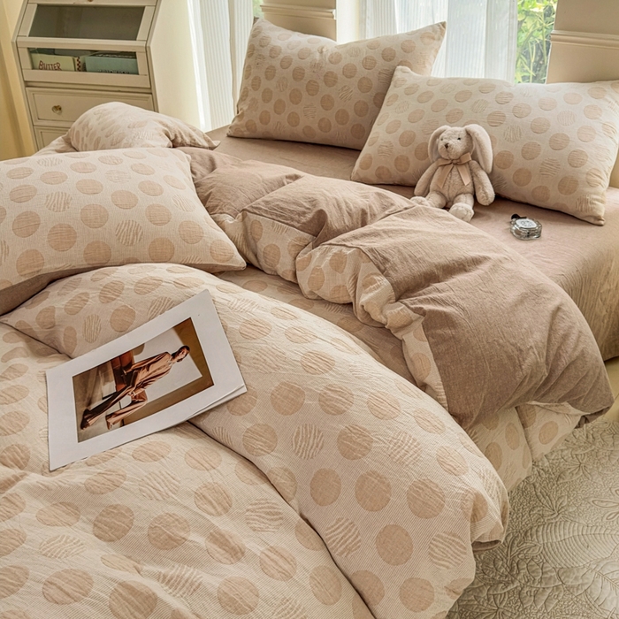 91家纺网 家纺一手货源 找家纺 菡宝 2025新款a类母婴级纯棉全棉纯棉色织三层纱提花系列四件套 波点-卡其