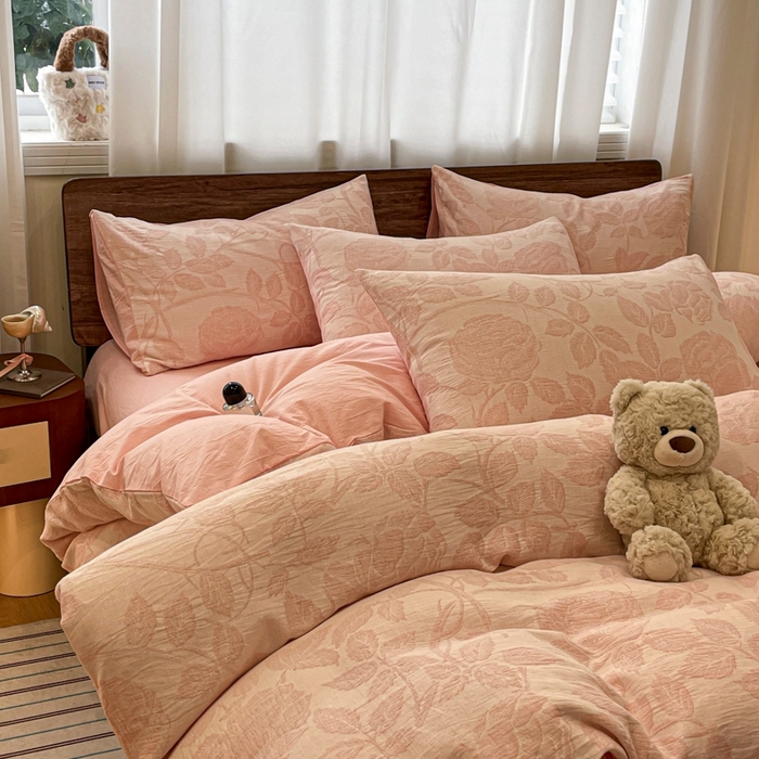 91家纺网 家纺一手货源 找家纺 菡宝 2025新款a类母婴级纯棉全棉纯棉色织三层纱提花系列四件套 花想容-粉