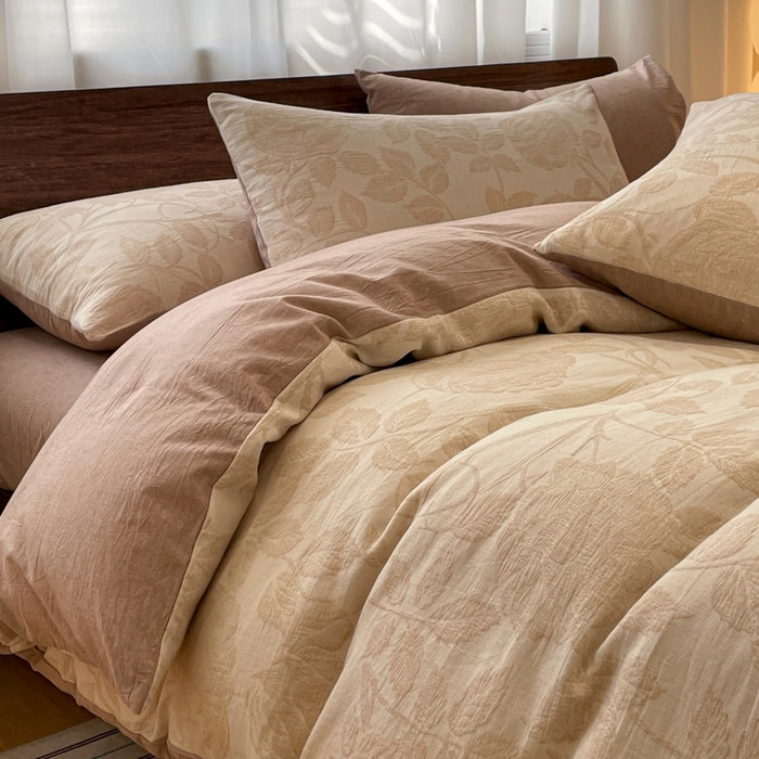 91家纺网 家纺一手货源 找家纺 菡宝 2025新款a类母婴级纯棉全棉纯棉色织三层纱提花系列四件套 花想容-米咖