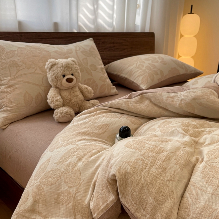 91家纺网 家纺一手货源 找家纺 菡宝 2025新款a类母婴级纯棉全棉纯棉色织三层纱提花系列四件套 花想容-米咖