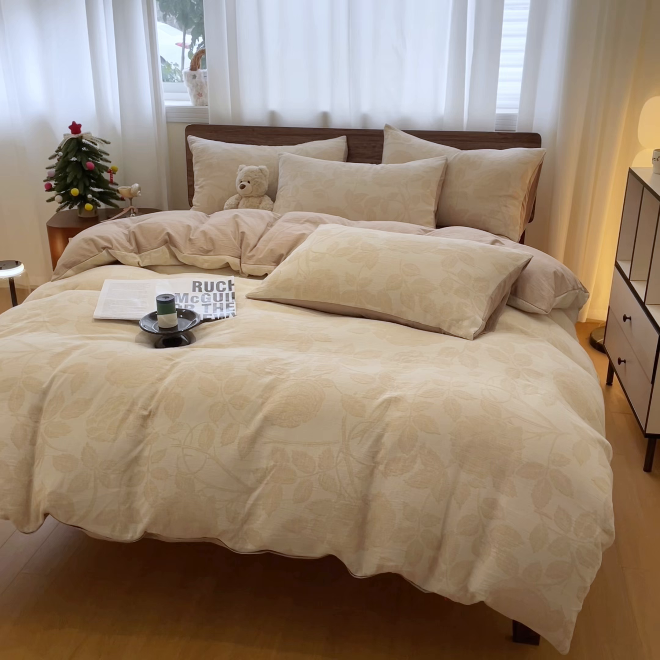 91家纺网 家纺一手货源 找家纺 菡宝 2025新款a类母婴级纯棉全棉纯棉色织三层纱提花系列四件套 花想容-米咖