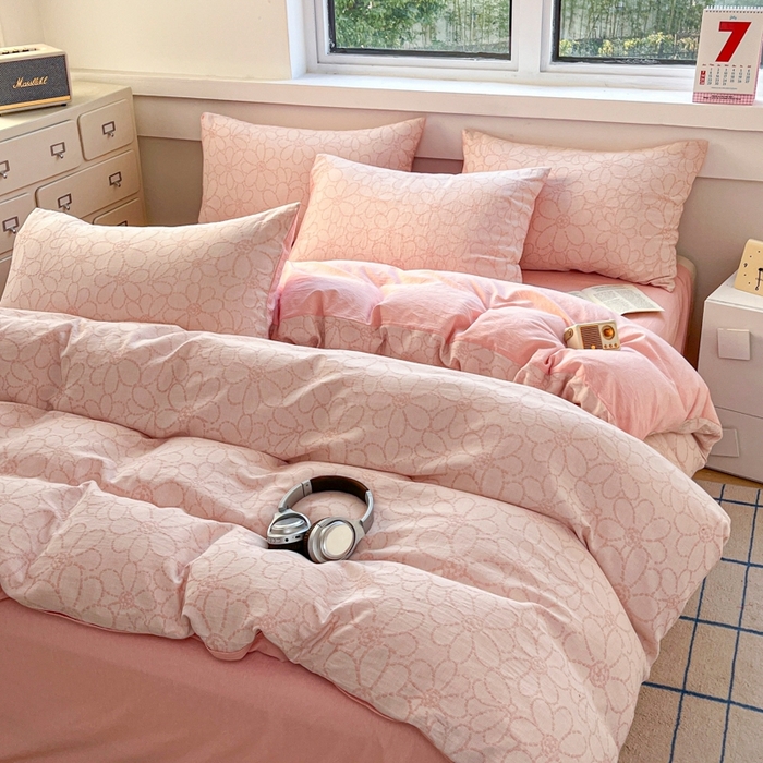 91家纺网 家纺一手货源 找家纺 菡宝 2025新款a类母婴级纯棉全棉纯棉色织三层纱提花系列四件套 洛可可-粉