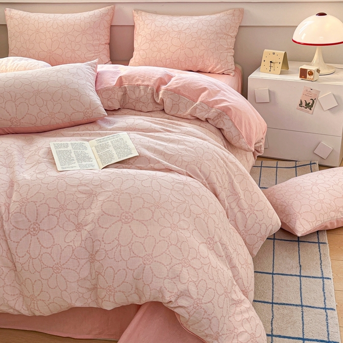 91家纺网 家纺一手货源 找家纺 菡宝 2025新款a类母婴级纯棉全棉纯棉色织三层纱提花系列四件套 洛可可-粉