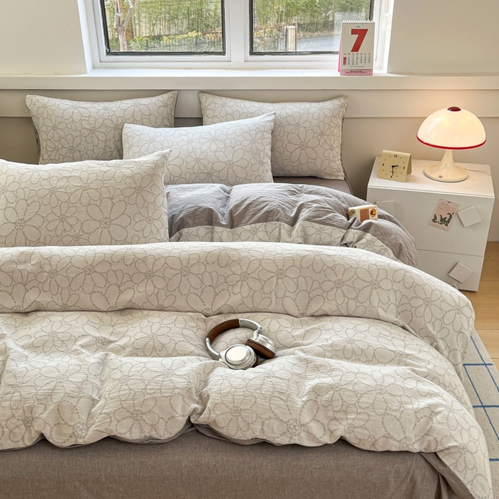 91家纺网 家纺一手货源 找家纺 菡宝 2025新款a类母婴级纯棉全棉纯棉色织三层纱提花系列四件套 洛可可-灰