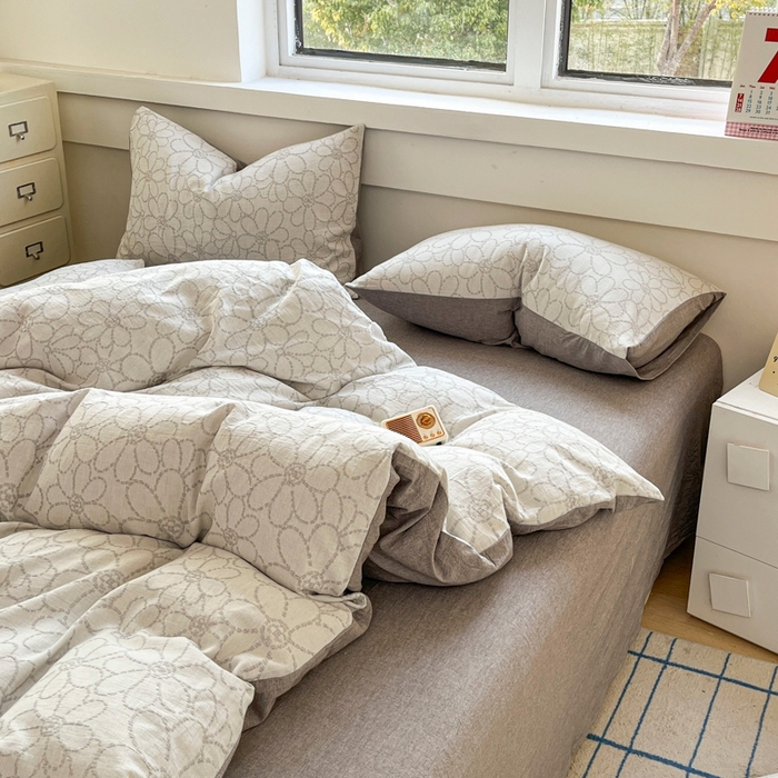 91家纺网 家纺一手货源 找家纺 菡宝 2025新款a类母婴级纯棉全棉纯棉色织三层纱提花系列四件套 洛可可-灰