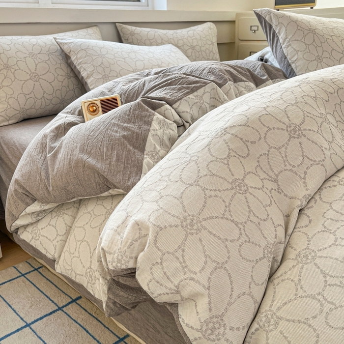 91家纺网 家纺一手货源 找家纺 菡宝 2025新款a类母婴级纯棉全棉纯棉色织三层纱提花系列四件套 洛可可-灰