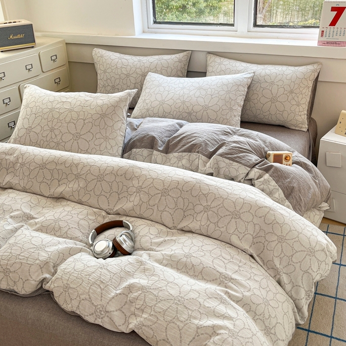 91家纺网 家纺一手货源 找家纺 菡宝 2025新款a类母婴级纯棉全棉纯棉色织三层纱提花系列四件套 洛可可-灰