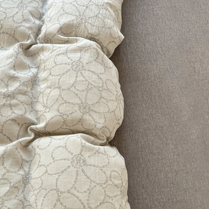 91家纺网 家纺一手货源 找家纺 菡宝 2025新款a类母婴级纯棉全棉纯棉色织三层纱提花系列四件套 洛可可-灰