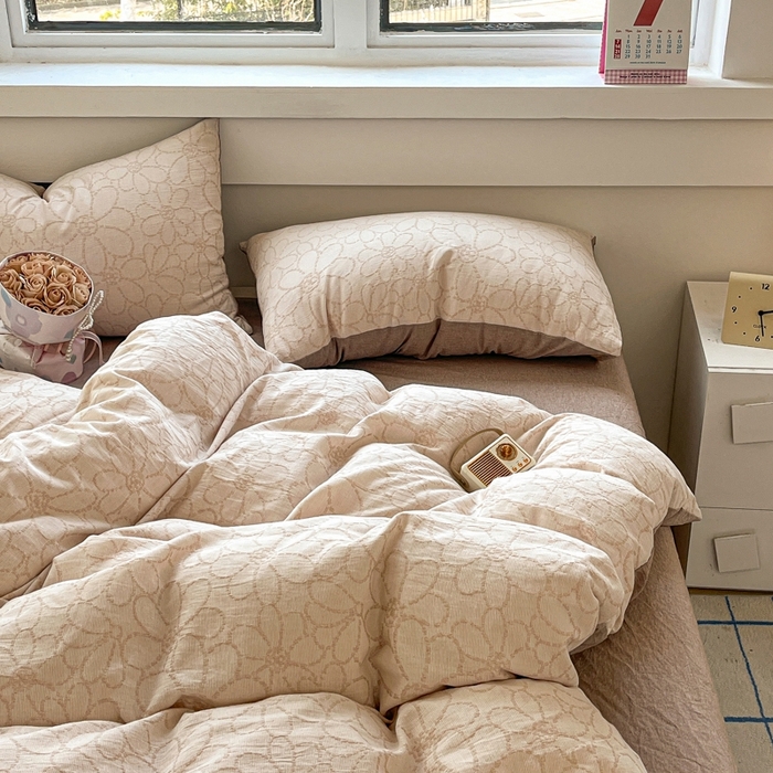 91家纺网 家纺一手货源 找家纺 菡宝 2025新款a类母婴级纯棉全棉纯棉色织三层纱提花系列四件套 洛可可-米咖