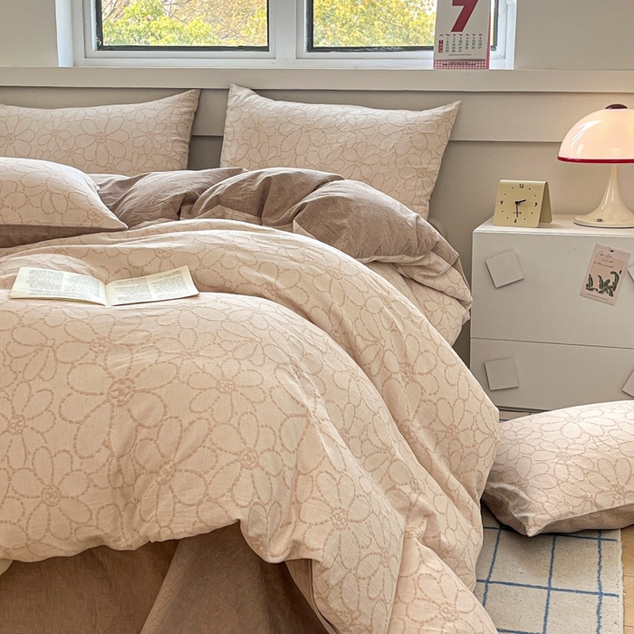 91家纺网 家纺一手货源 找家纺 菡宝 2025新款a类母婴级纯棉全棉纯棉色织三层纱提花系列四件套 洛可可-米咖