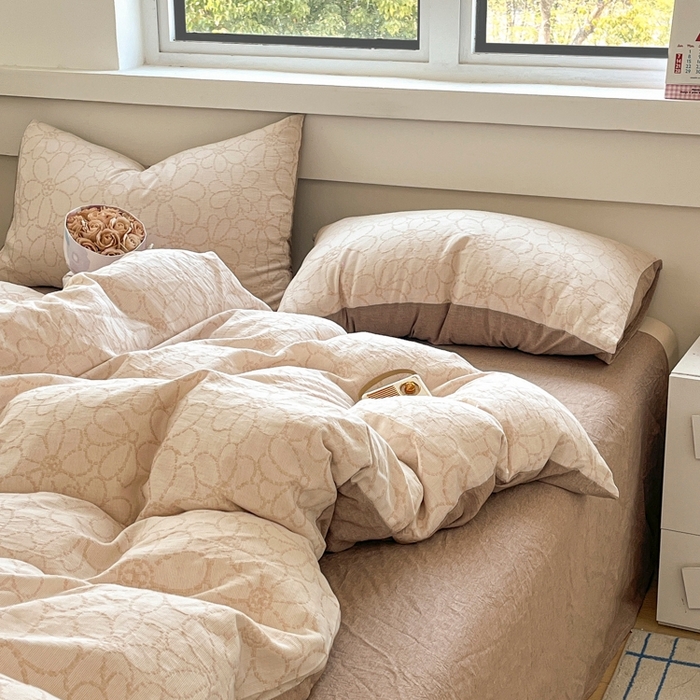 91家纺网 家纺一手货源 找家纺 菡宝 2025新款a类母婴级纯棉全棉纯棉色织三层纱提花系列四件套 洛可可-米咖