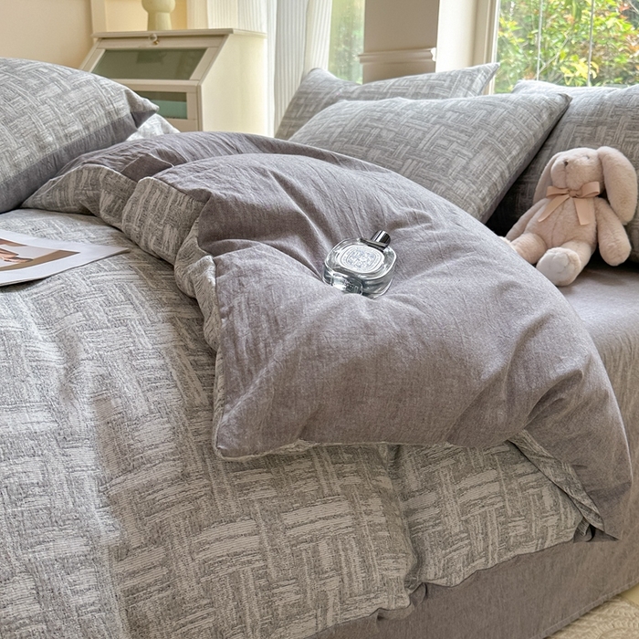 91家纺网 家纺一手货源 找家纺 菡宝 2025新款a类母婴级纯棉全棉纯棉色织三层纱提花系列四件套 米亚-灰