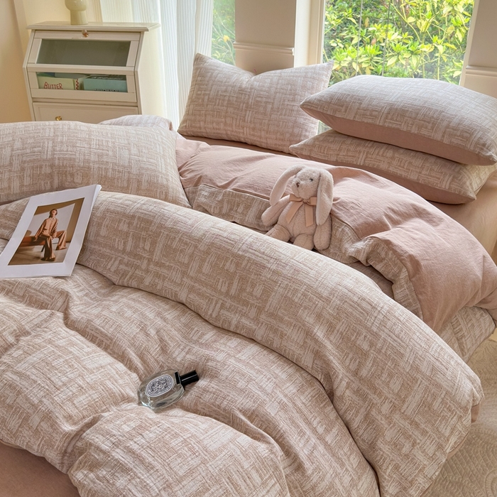 91家纺网 家纺一手货源 找家纺 菡宝 2025新款a类母婴级纯棉全棉纯棉色织三层纱提花系列四件套 米亚-卡其