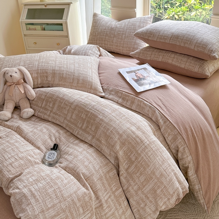 91家纺网 家纺一手货源 找家纺 菡宝 2025新款a类母婴级纯棉全棉纯棉色织三层纱提花系列四件套 米亚-卡其