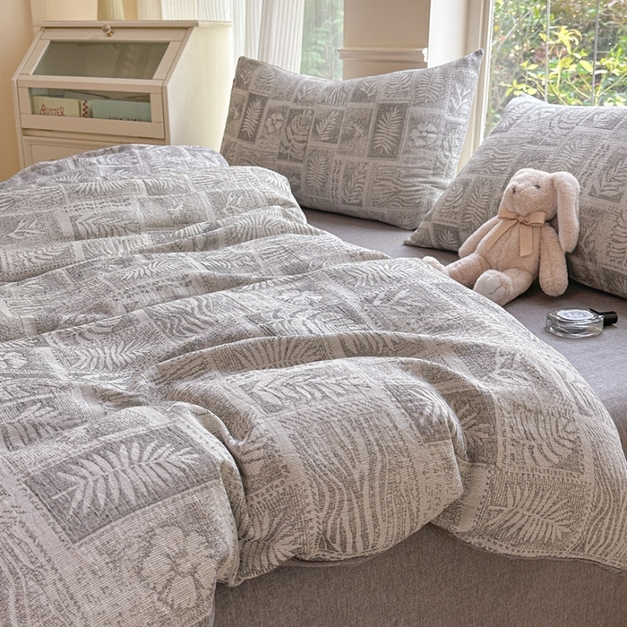 91家纺网 家纺一手货源 找家纺 菡宝 2025新款a类母婴级纯棉全棉纯棉色织三层纱提花系列四件套 叶之美-灰