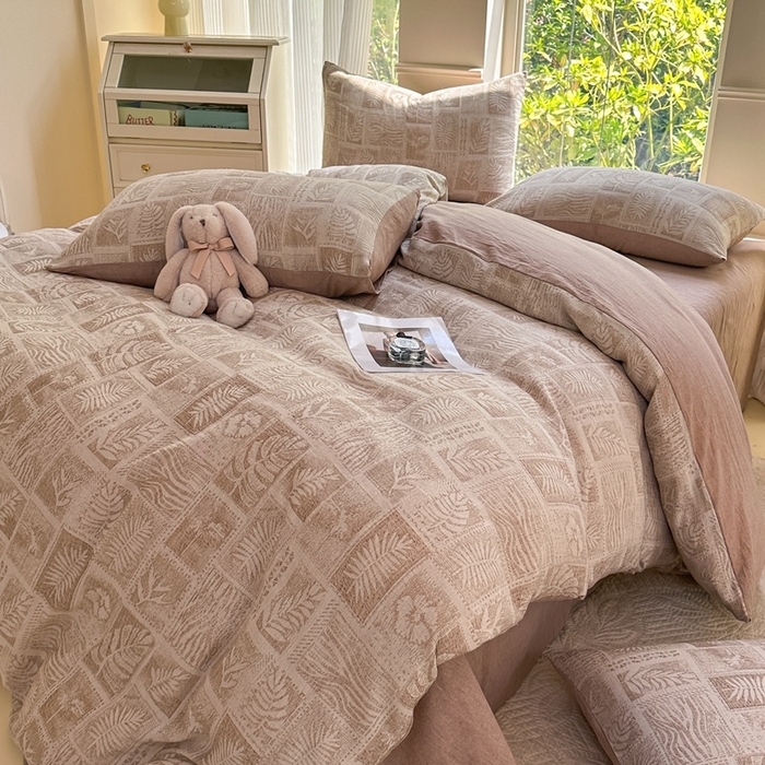 91家纺网 家纺一手货源 找家纺 菡宝 2025新款a类母婴级纯棉全棉纯棉色织三层纱提花系列四件套 叶之美-卡其