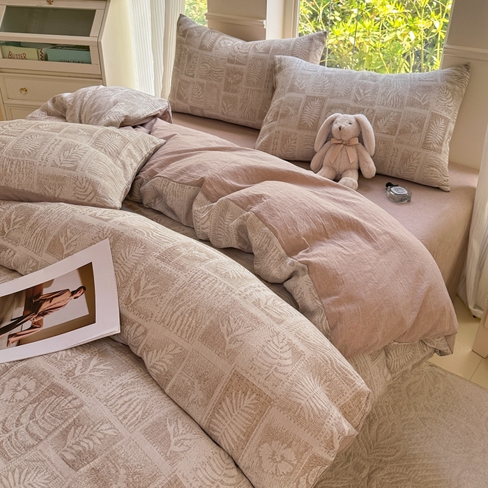 91家纺网 家纺一手货源 找家纺 菡宝 2025新款a类母婴级纯棉全棉纯棉色织三层纱提花系列四件套 叶之美-卡其