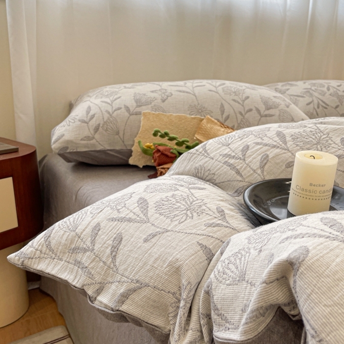 91家纺网 家纺一手货源 找家纺 菡宝 2025新款a类母婴级纯棉全棉纯棉色织三层纱提花系列四件套 韵蝶-灰