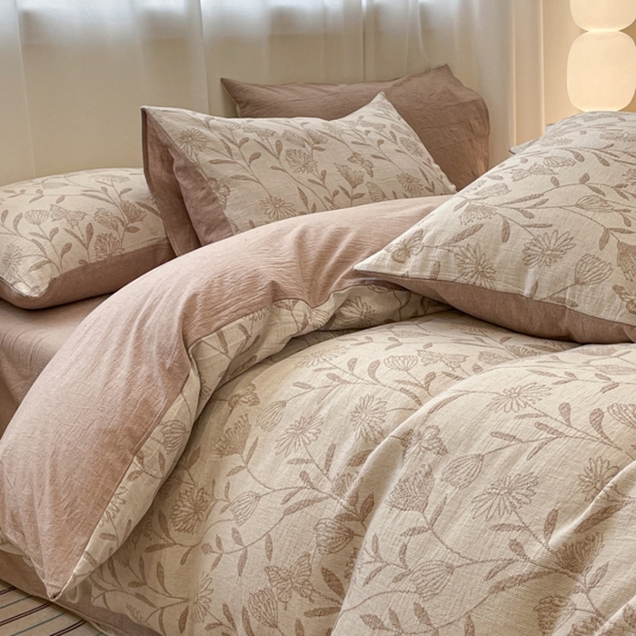 91家纺网 家纺一手货源 找家纺 菡宝 2025新款a类母婴级纯棉全棉纯棉色织三层纱提花系列四件套 韵蝶-米咖