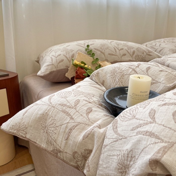 91家纺网 家纺一手货源 找家纺 菡宝 2025新款a类母婴级纯棉全棉纯棉色织三层纱提花系列四件套 韵蝶-米咖