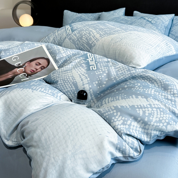 91家纺网 家纺一手货源 找家纺 新方向 2025春夏新款天丝数码印花四件套-凛风逸韵 凛风逸韵以太蓝