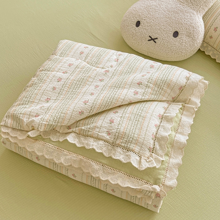 91家纺网 家纺一手货源 找家纺 2025新款云感皱皱纱全棉花边款夏被四件套