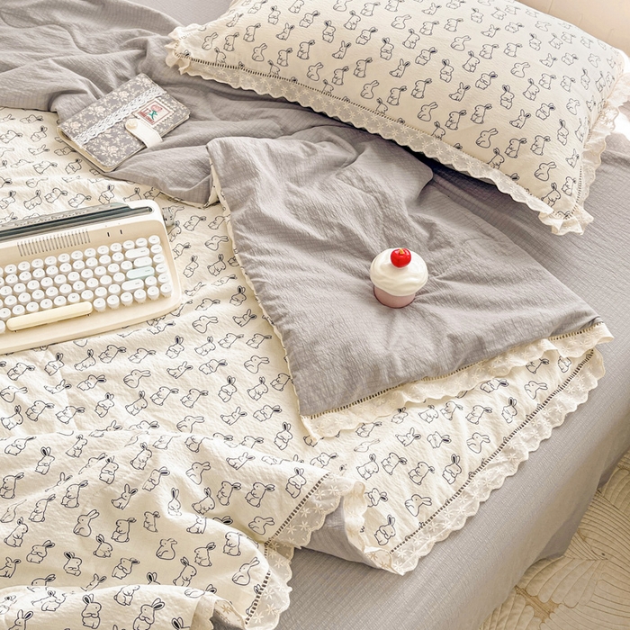 91家纺网 家纺一手货源 找家纺 2025新款云感皱皱纱全棉花边款夏被四件套