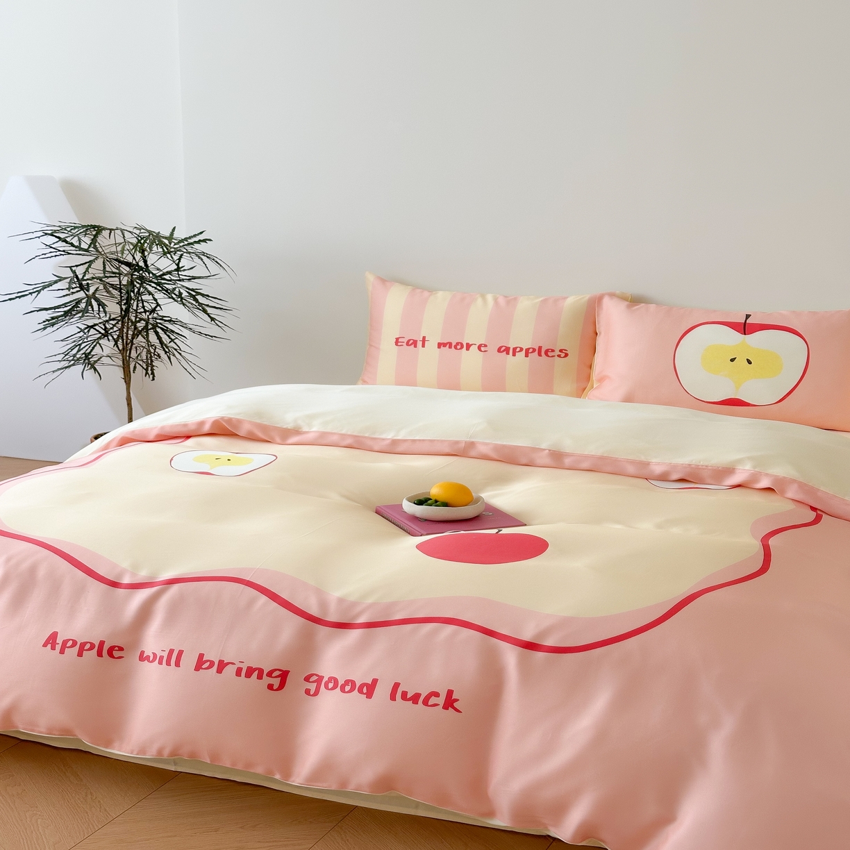 91家纺网 家纺一手货源 找家纺 （总）西西家居 2025春夏新款数码兰精天丝套件好运苹果