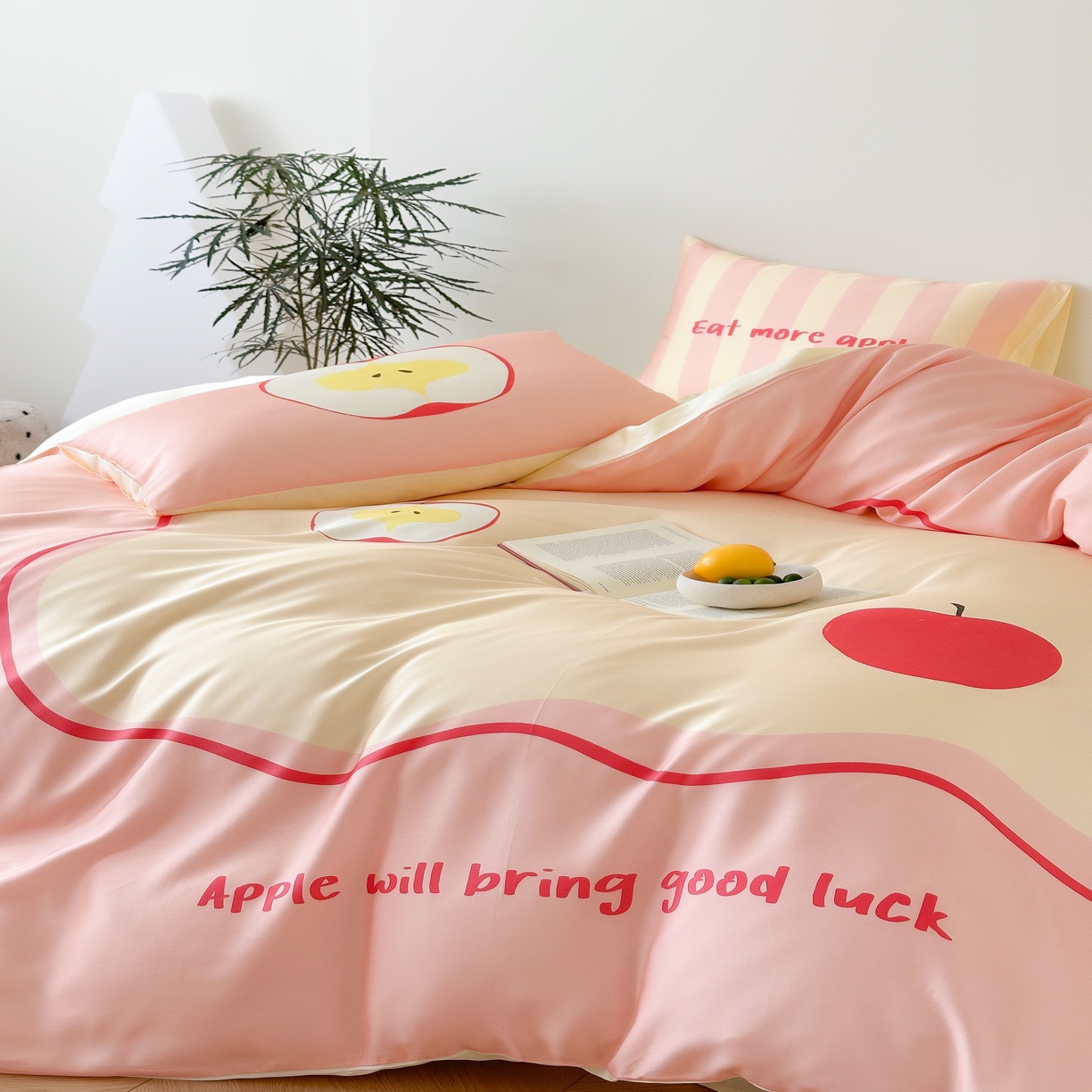 91家纺网 家纺一手货源 找家纺 （总）西西家居 2025春夏新款数码兰精天丝套件好运苹果